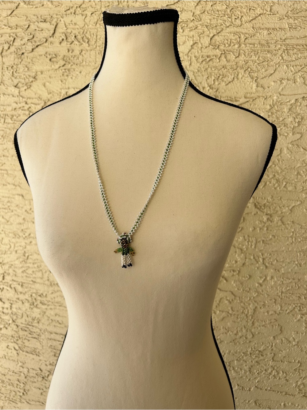 Vintage Handcrafted Native American Green and White Seed Beaded Pendant Necklace